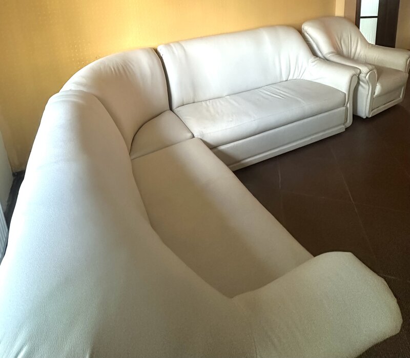 Canapea extensibila din piele+ fotoliu